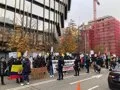 Decenas de migrantes protestan en Madrid por la falta de citas de extranjería: "Para el DNI hay citas de sobra"